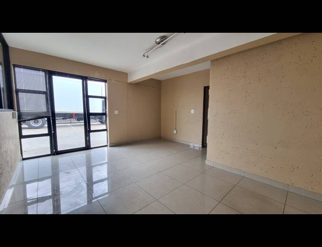 712M² WAREHOUSE TO LET IN POMONA